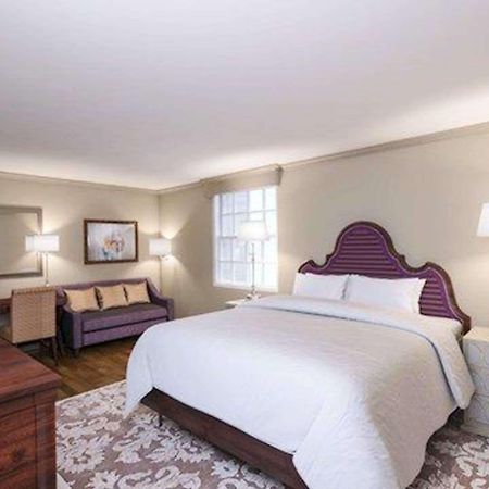 The Bolling Wilson Hotel Уитвил Екстериор снимка