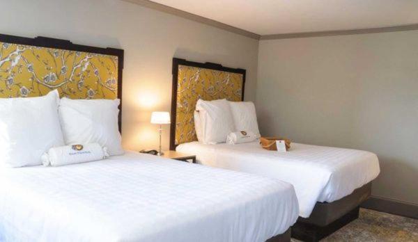 The Bolling Wilson Hotel Уитвил Екстериор снимка